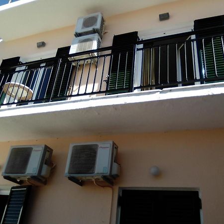 Georgia Beach Apartments Mesongi Ngoại thất bức ảnh