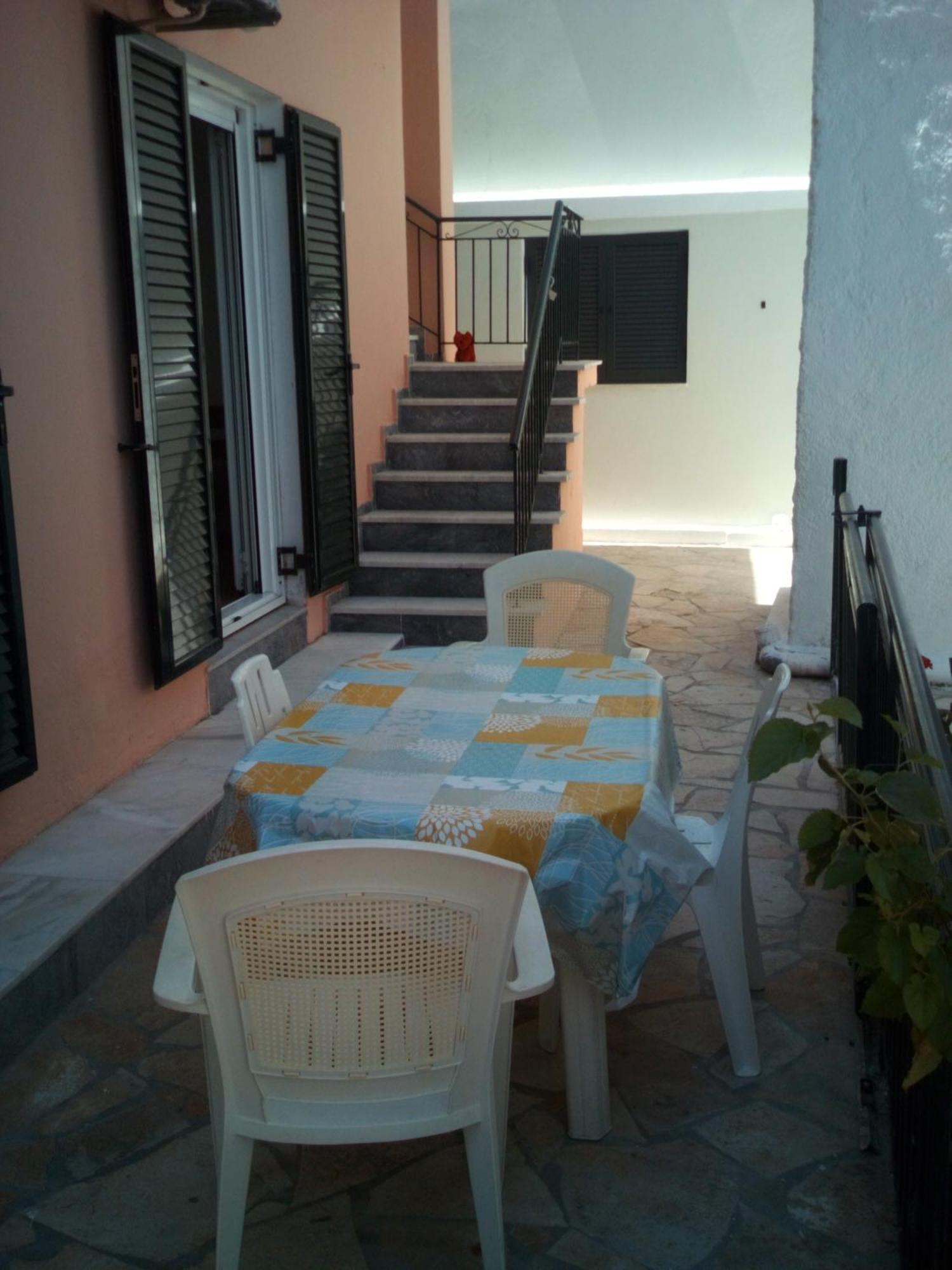 Georgia Beach Apartments Mesongi Ngoại thất bức ảnh